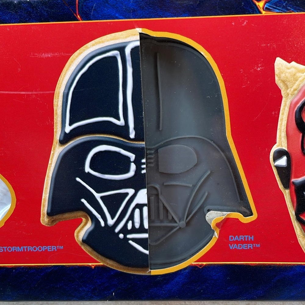 Star Wars cookie cutters - plastic easy release mechanism. - Picture 5 of 10